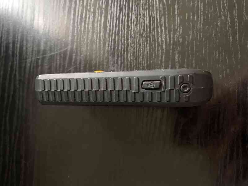 Plně funkční odolný telefon Caterpillar CAT B25 Dual Sim - foto 4