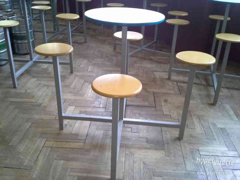 Stůl se židlemi - foto 1