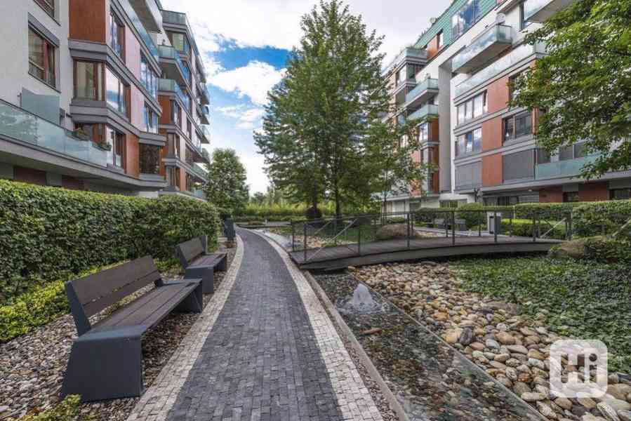 Prodané. Slunný byt 3+kk jako sídlo společnosti (157 m2), RIVER DIAMOND, terasa, dvě parkovací místa - foto 13