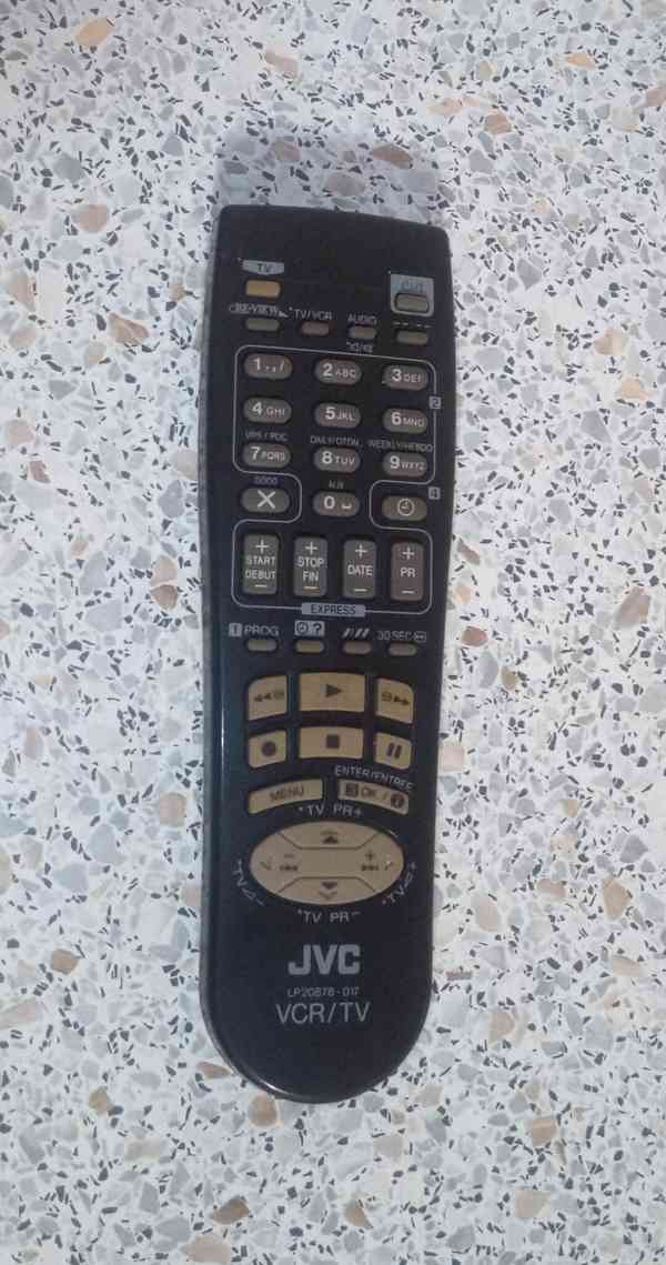 S-VHS-ET videorekordér JVC HR-S7850  - foto 6