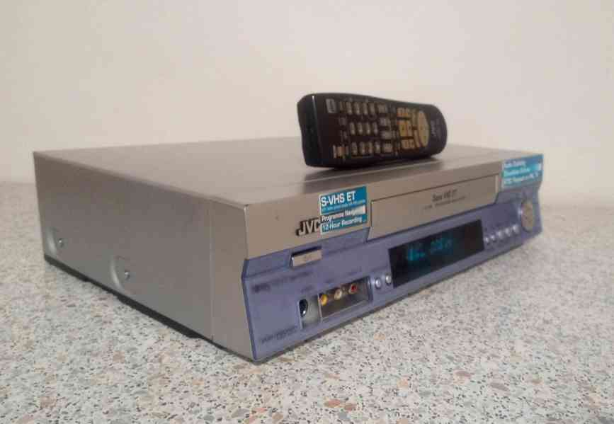 S-VHS-ET videorekordér JVC HR-S7850  - foto 4