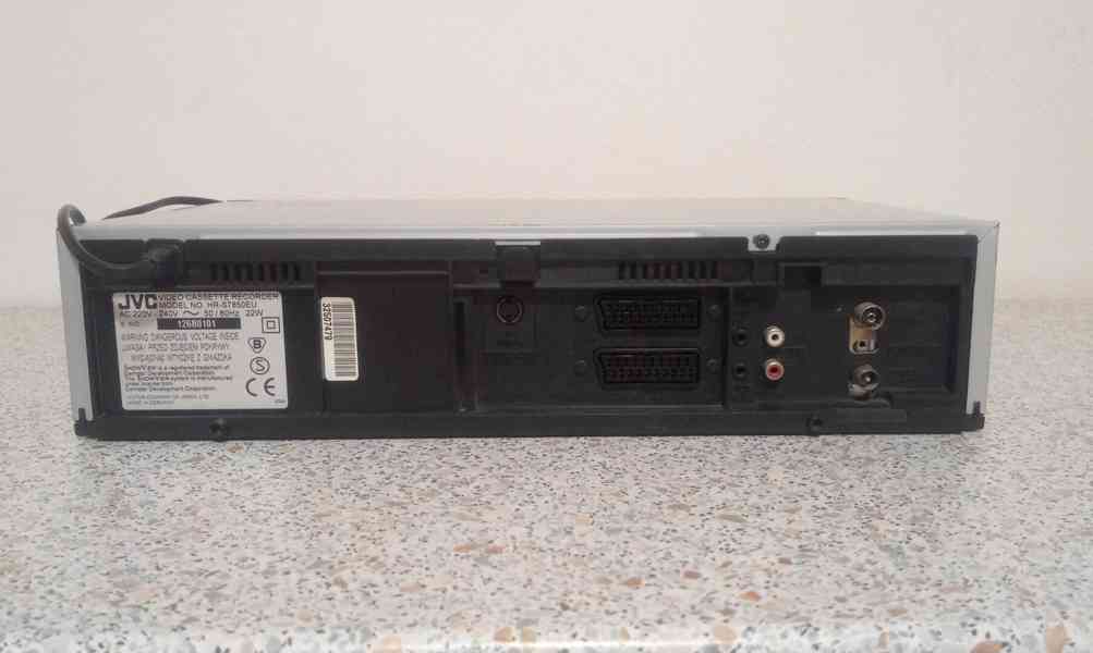 S-VHS-ET videorekordér JVC HR-S7850  - foto 5