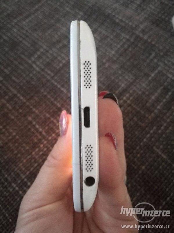 Mobilni telefon LG G2 - foto 7