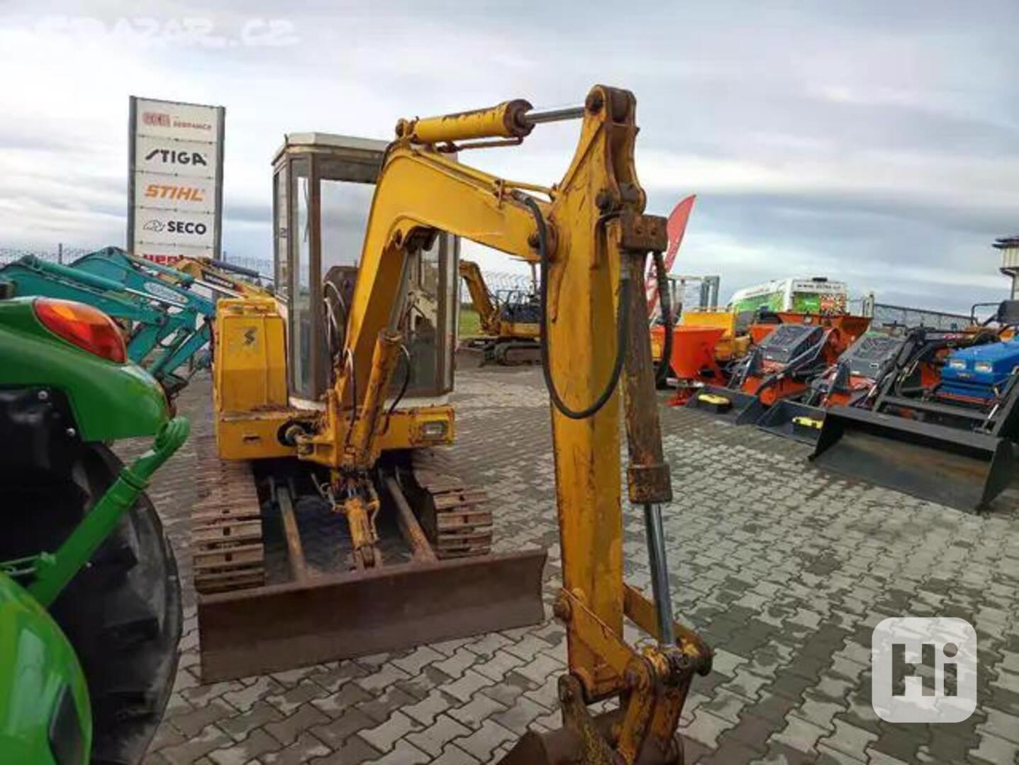 Minibagr Yanmar YM 301 3000kg s kabinou  - foto 1