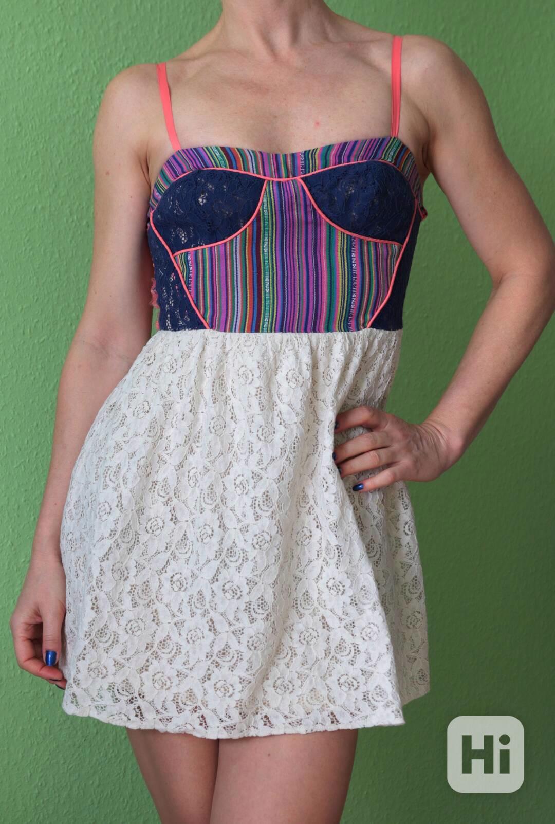 Dámské-dívčí šaty s krajkou, XS-S  - foto 1