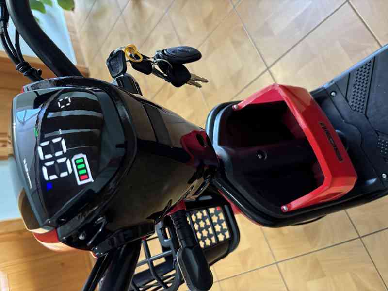 Nový elektroskútr / elektrokoloběžka –  možnost vyzkoušení. - foto 11