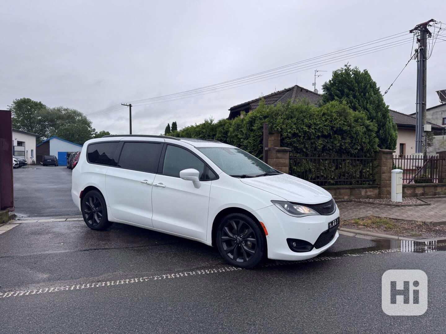 Chrysler Pacifica 3,6 S Sunroof Navi DVD LPG Limited 2019 - foto 1