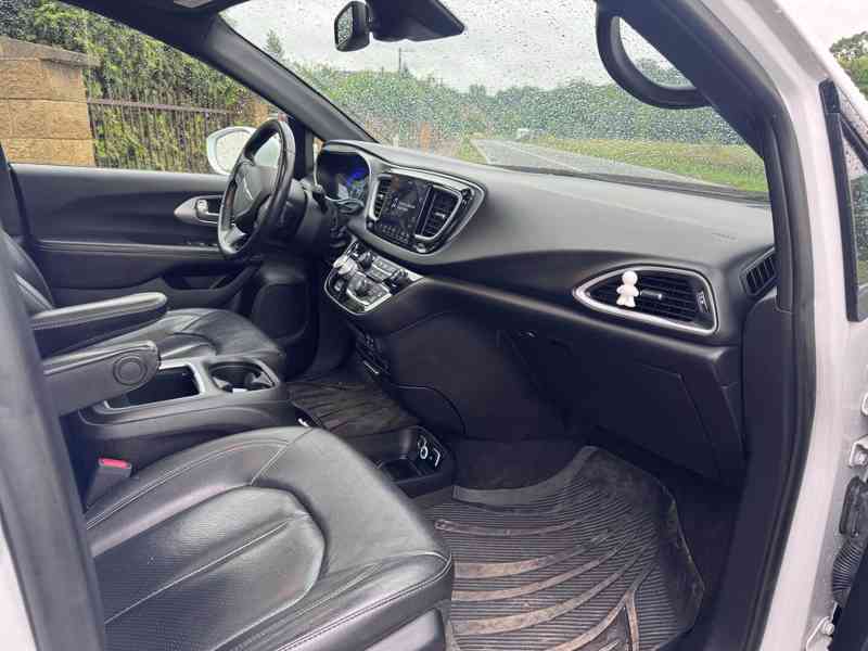 Chrysler Pacifica 3,6 S Sunroof Navi DVD LPG Limited 2019 - foto 10