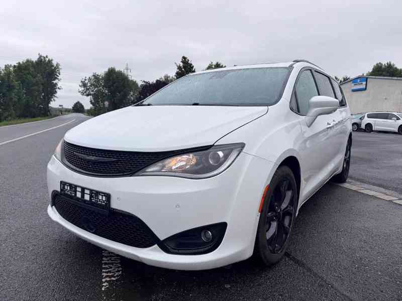 Chrysler Pacifica 3,6 S Sunroof Navi DVD LPG Limited 2019 - foto 6