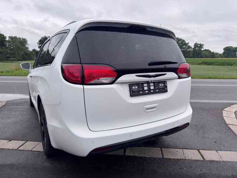 Chrysler Pacifica 3,6 S Sunroof Navi DVD LPG Limited 2019 - foto 5