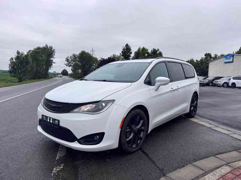 Chrysler Pacifica 3,6 S Sunroof Navi DVD LPG Limited 2019 - foto 2