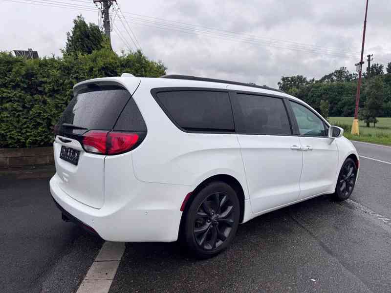 Chrysler Pacifica 3,6 S Sunroof Navi DVD LPG Limited 2019 - foto 4