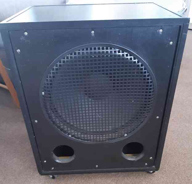 Bedna pro baskytaru nebo jako pas. Subwoofer s repro FANE