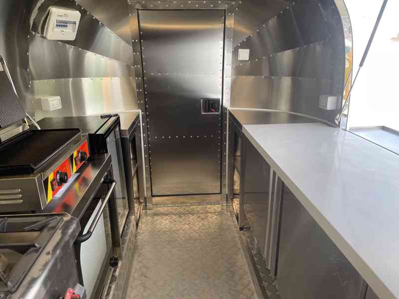 Pojízdné občerstvení food truck 450CM - foto 9