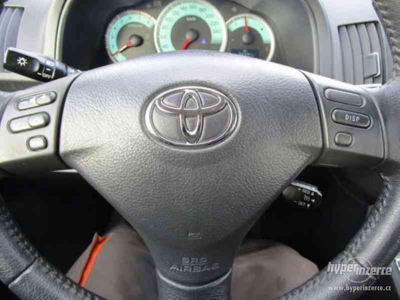 Toyota Corolla Verso 1.8 95kW 7 míst - foto 14