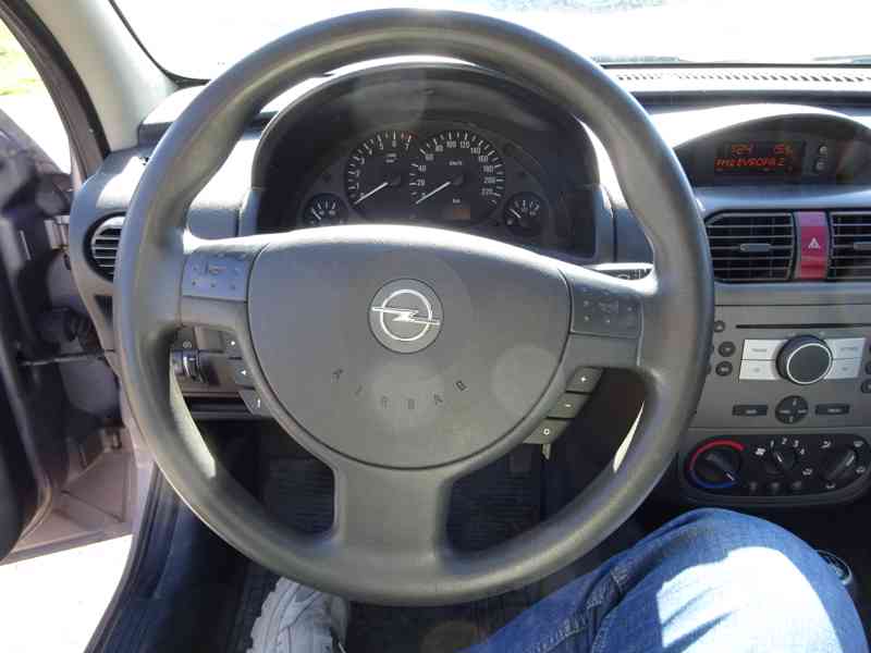 Opel Corsa 1.2i r.v.2005 (NEMÁ STK) Koupeno v ČR  - foto 10