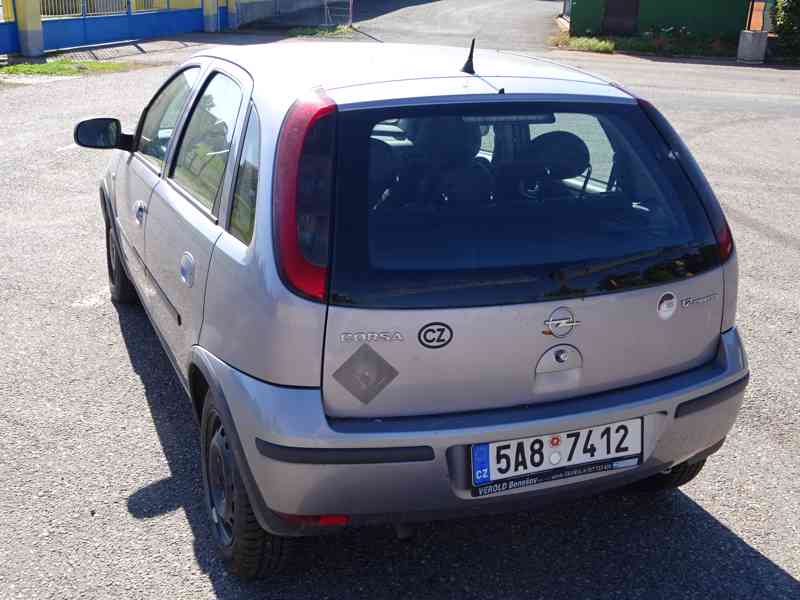 Opel Corsa 1.2i r.v.2005 (NEMÁ STK) Koupeno v ČR  - foto 4