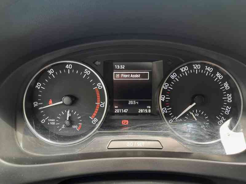 ŠKODA Rapid Spaceback Ambition 1,2 TSI 81 kW - foto 18