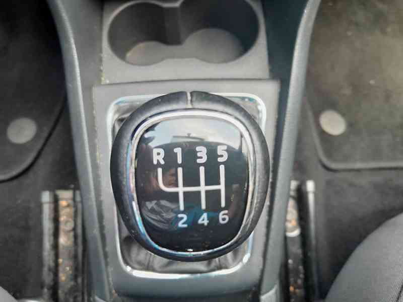 ŠKODA Rapid Spaceback Ambition 1,2 TSI 81 kW - foto 27