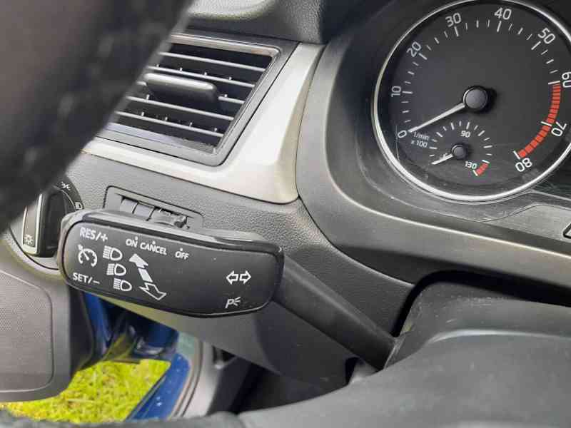 ŠKODA Rapid Spaceback Ambition 1,2 TSI 81 kW - foto 17