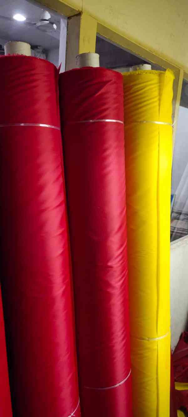 Lehká technická tkanina, polyester ripstop - foto 1