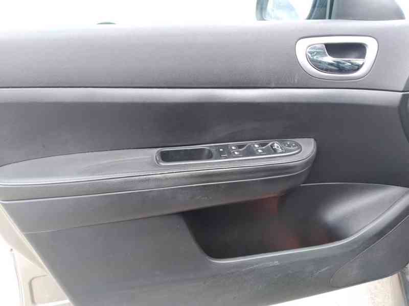 PEUGEOT 307 SW 2.0 AUTOMAT,ČR,DPH,KŮŽE - foto 35