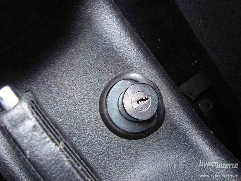 VW Golf 1.6i Variant r.v.2000 (eko zaplacen) - foto 13
