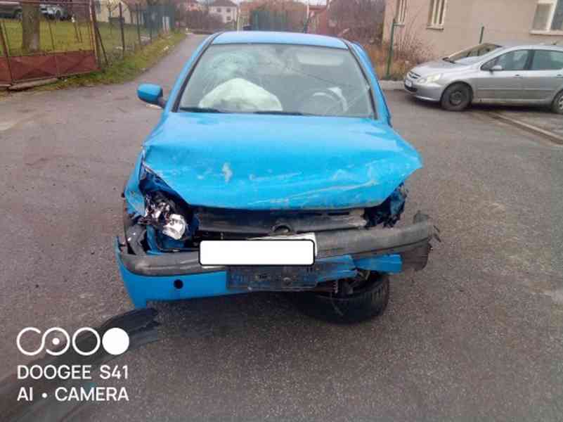 Náhradní díly na Opel Corsa "C " HB - foto 8