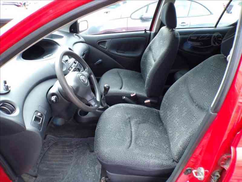 Toyota Yaris 1,0 VVT-i - foto 6