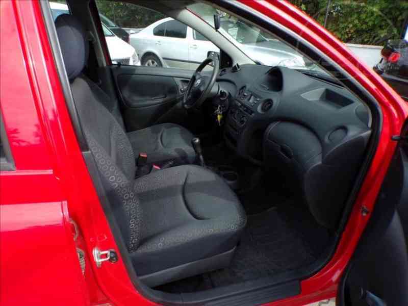 Toyota Yaris 1,0 VVT-i - foto 10