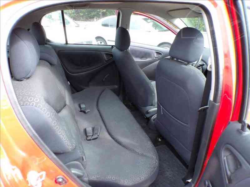 Toyota Yaris 1,0 VVT-i - foto 9