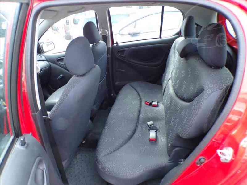 Toyota Yaris 1,0 VVT-i - foto 7