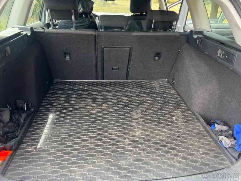 Volkswagen Golf 2,0   7 - foto 10