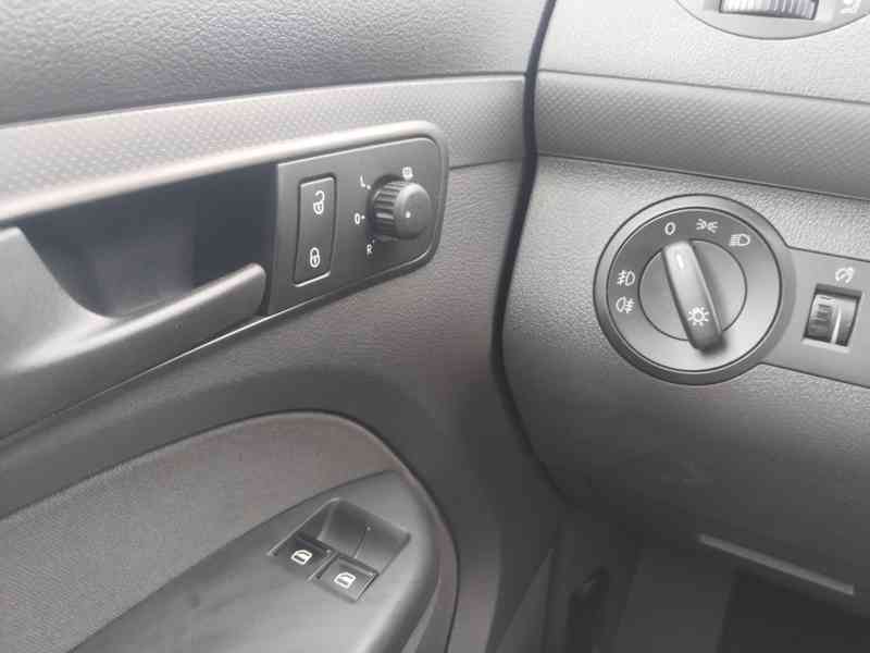 VW Caddy maxi 7mistna,2,0tdi,úplný servis,digi klimatizace  - foto 8