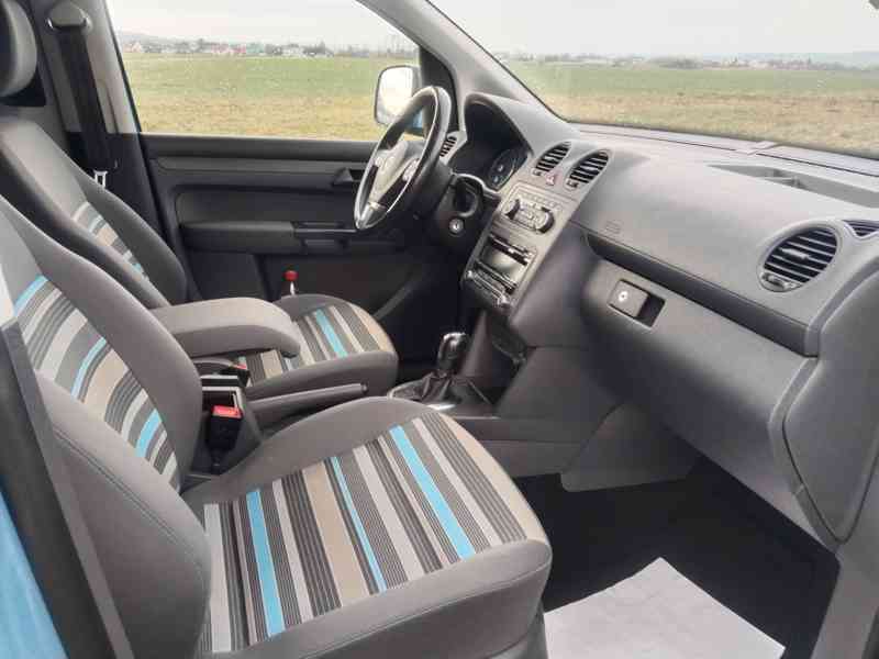 VW Caddy maxi 7mistna,2,0tdi,úplný servis,digi klimatizace  - foto 12