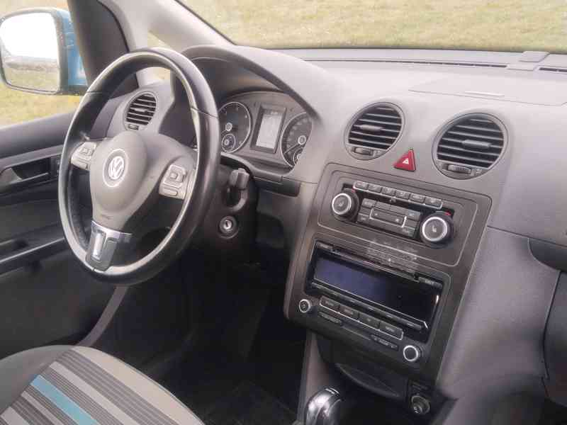 VW Caddy maxi 7mistna,2,0tdi,úplný servis,digi klimatizace  - foto 11