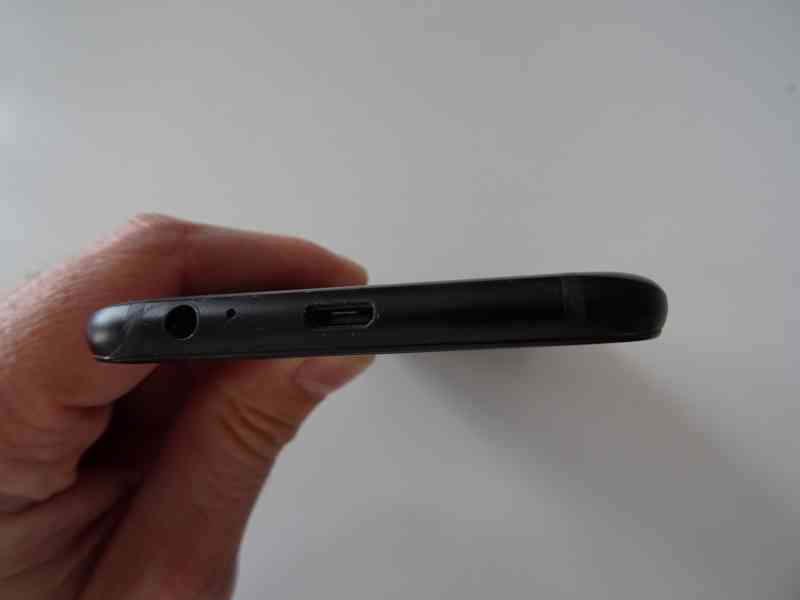 Mobilní telefon Samsung Galaxy A6 32GB - foto 4