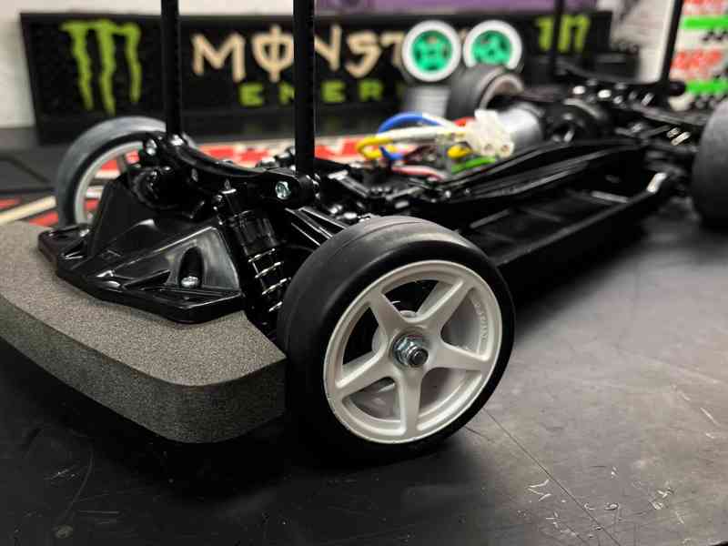RC auto Tamyia - foto 2