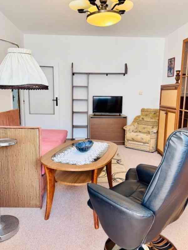 Jaroměř - družstevní byt 2+1 se zasklenou lodžií - foto 4