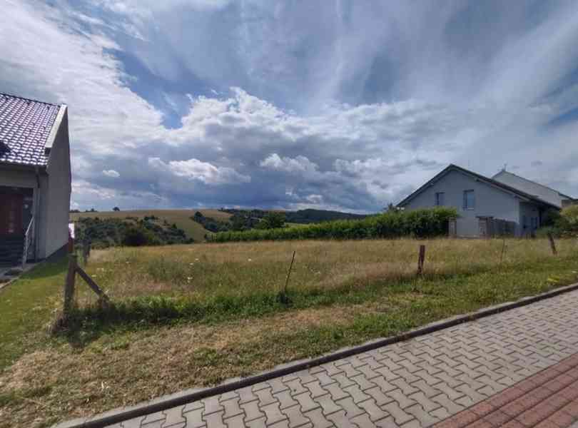 STAVEBNÍ POZEMEK  - foto 4