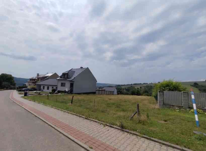 STAVEBNÍ POZEMEK  - foto 2