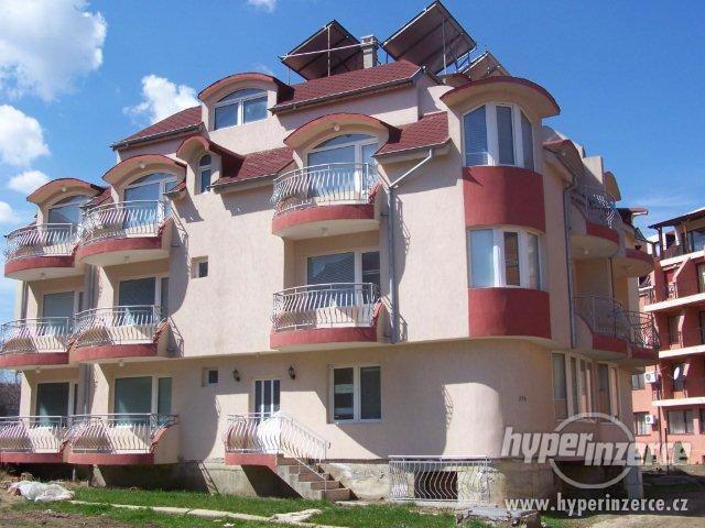 Pronajmu nový apartman u moře v Bulharsku - foto 1