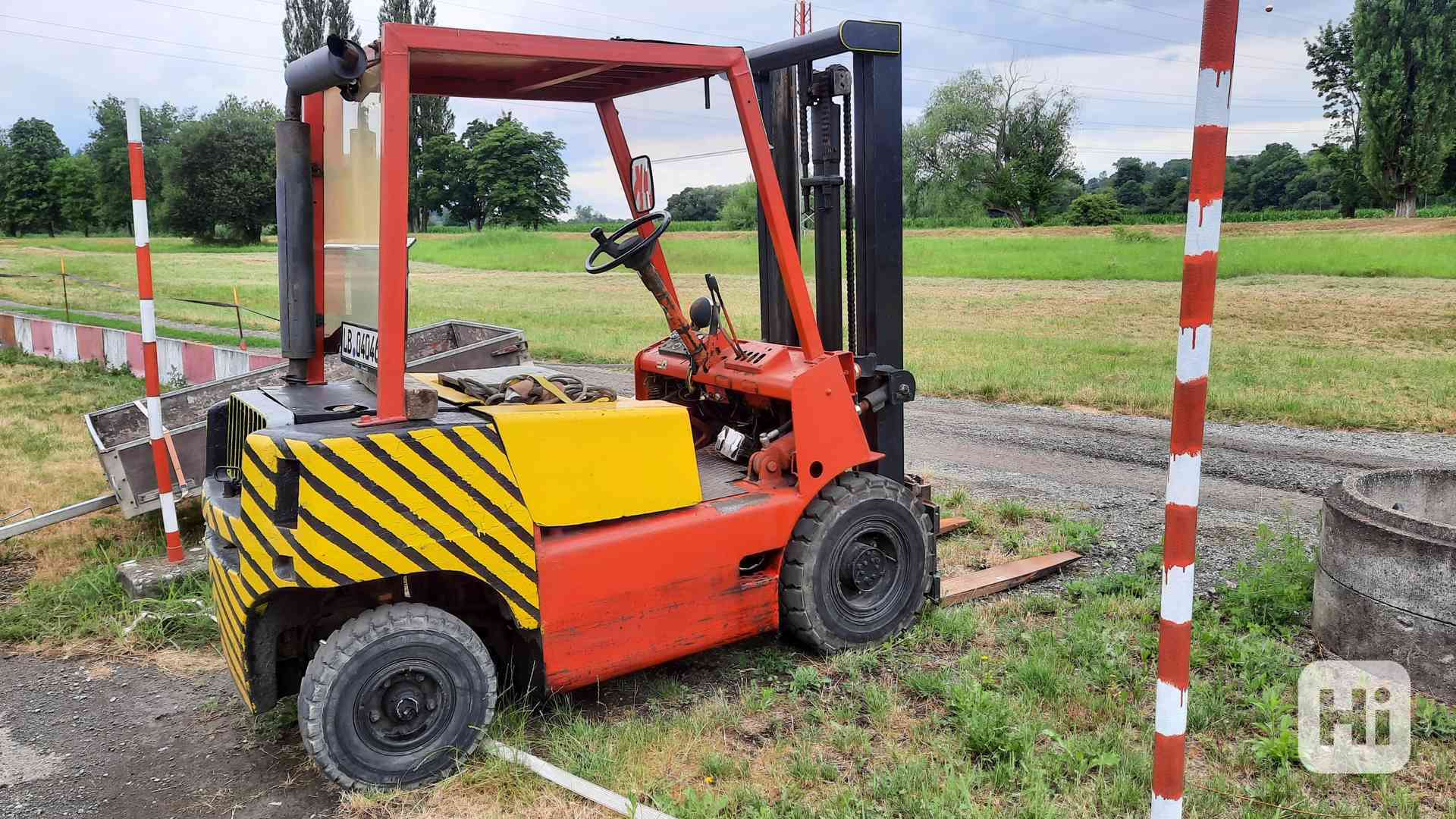 Vysokozdvižný vozík - foto 1