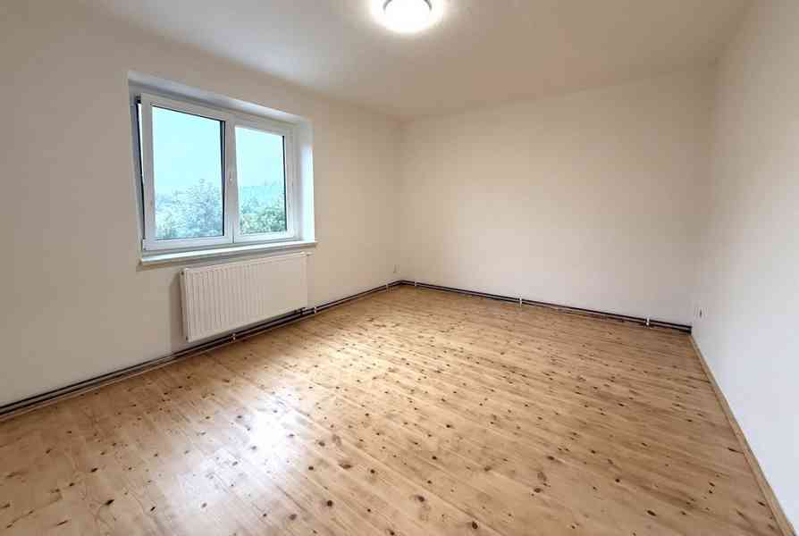 PRONÁJEM RODINNÉHO DOMU 2+1 SE ZAHRADOU V OBCI ROSICE - foto 6