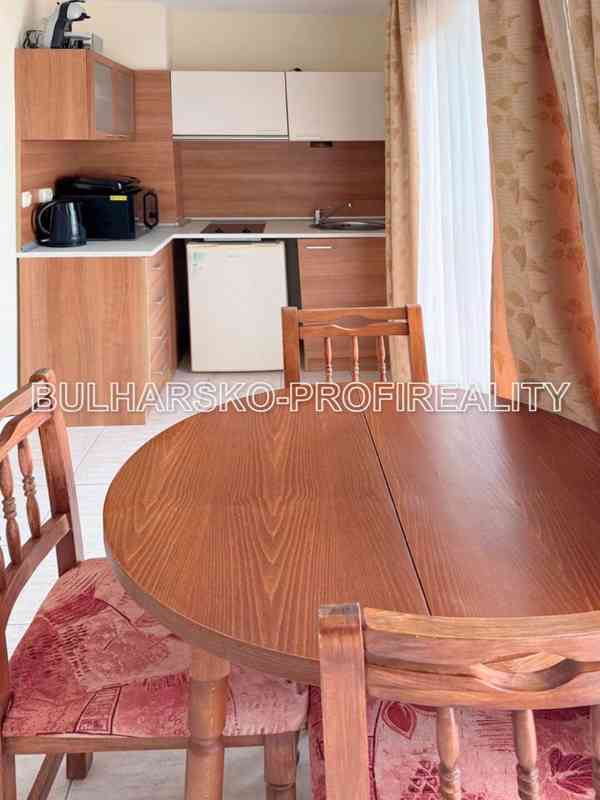 EXKLUZIVNÍ 2+kk (54 m²) | PROSTORNÁ TERASA | VÝHLED NA BAZÉN - foto 4