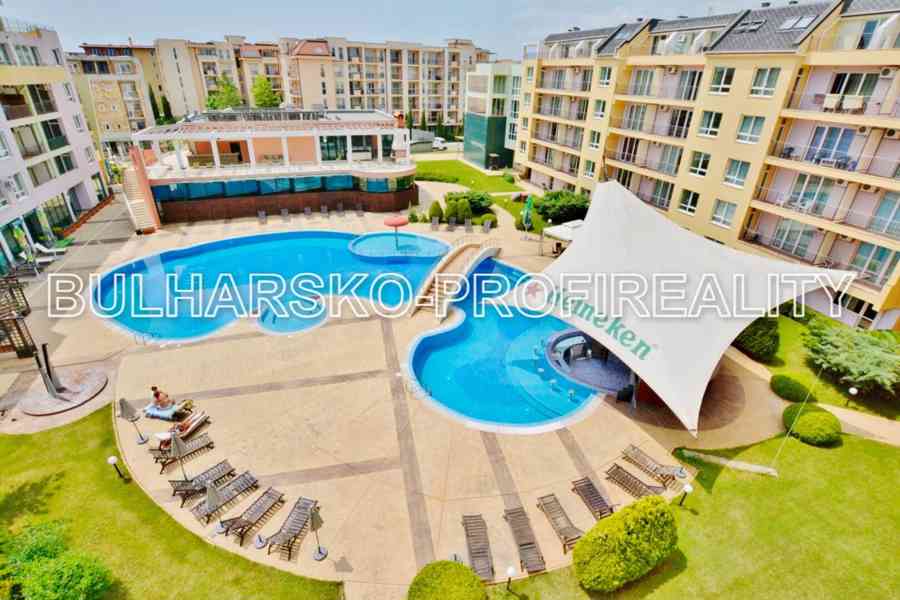 EXKLUZIVNÍ 2+kk (54 m²) | PROSTORNÁ TERASA | VÝHLED NA BAZÉN - foto 14