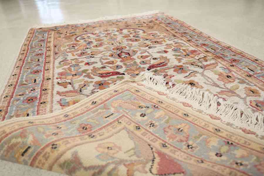 Pakistánský koberec s hedvábím 133 X 79 cm - foto 5