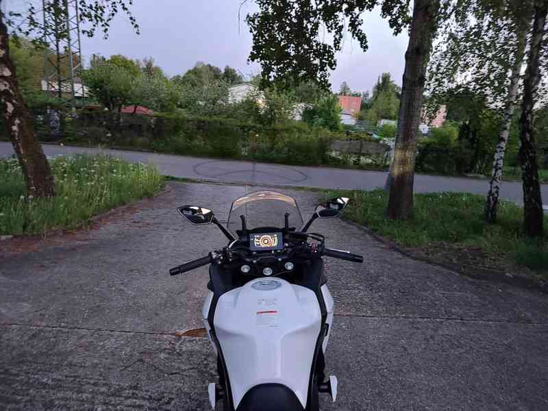 CFMOTO 650GT Premium, najeto 4 tkm, záruka - foto 12
