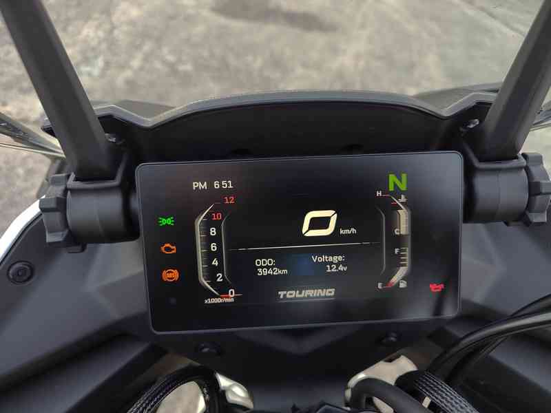 CFMOTO 650GT Premium, najeto 4 tkm, záruka - foto 11