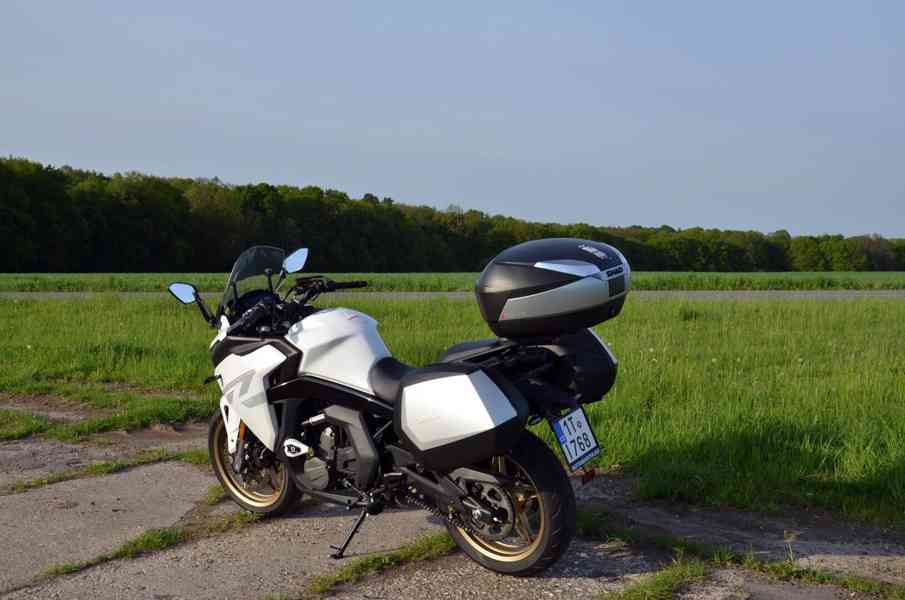CFMOTO 650GT Premium, najeto 4 tkm, záruka - foto 3